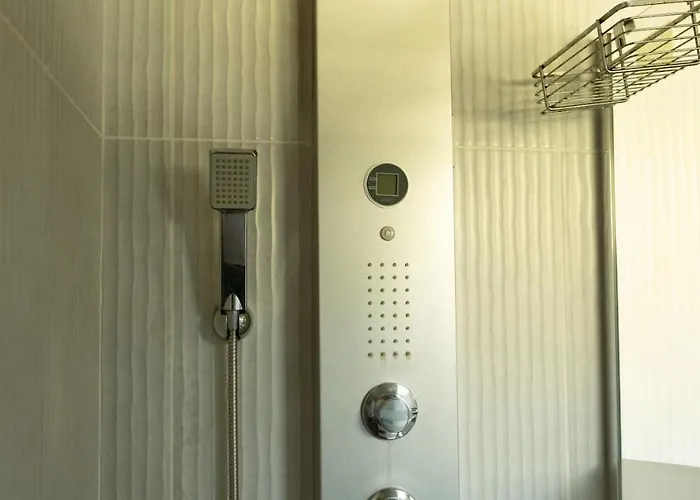 Pour 13 Personnes Avec Terrasse & Barbecue Font-Romeu-Odeillo-Via